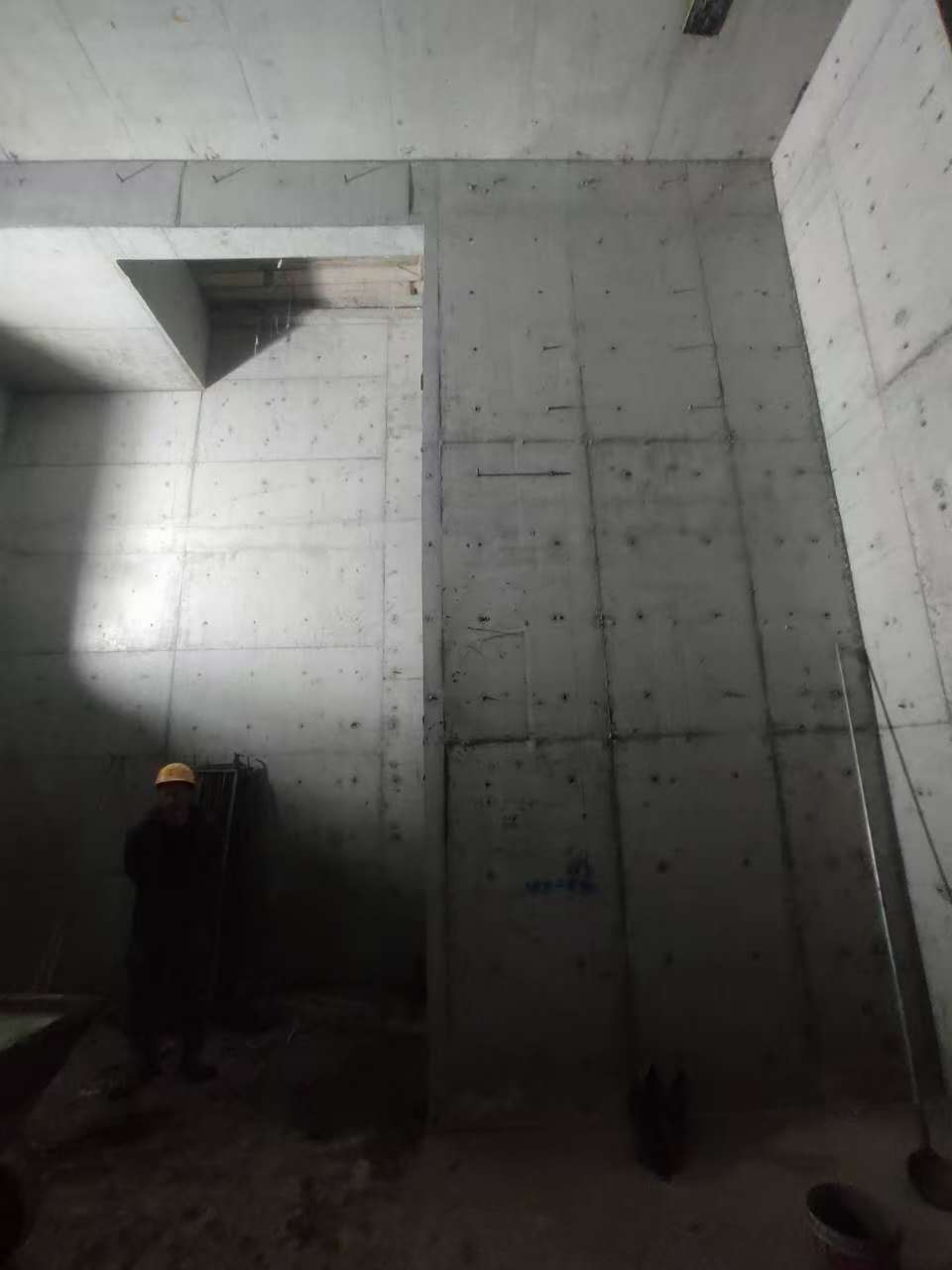 潜江墙上开槽钢筋断了有影响吗